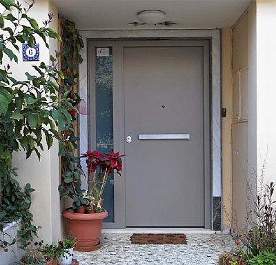 Πόρτα Αλουμινίου - Εισόδου Πολυκατοικίας Με 1 Σταθερό 