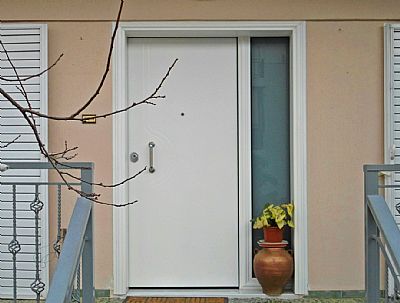 Πόρτα Αλουμινίου - Εισόδου Πολυκατοικίας Με 1 Σταθερό 